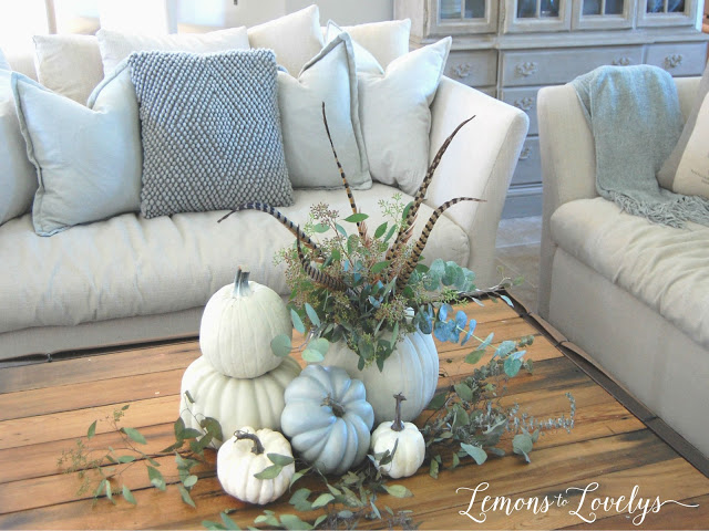 Fall vignette. Tap to see more pictures on the blog www.lemonstolovelys.blogspot.com