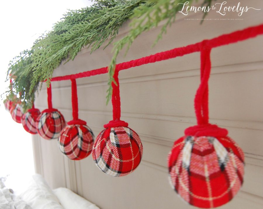 christmas-bedroom-plaid-balls-closeup