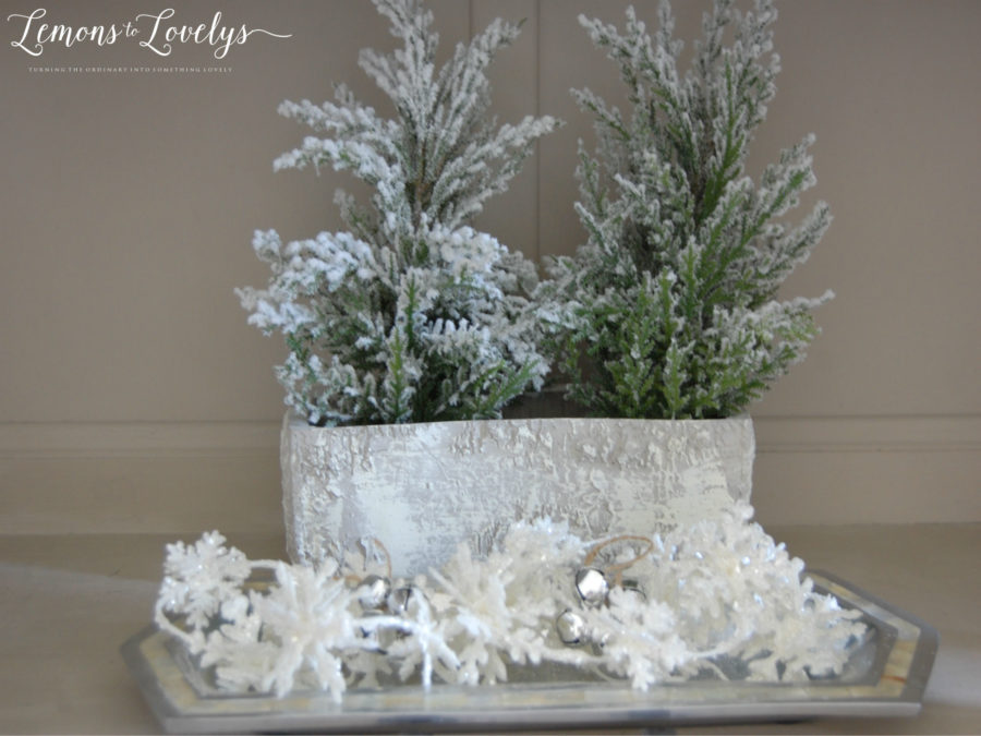 Joyful Holiday Home Tour www.lemonstolovelys.com