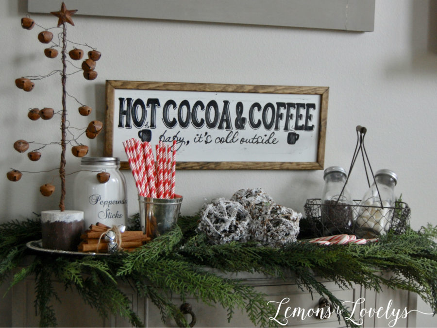 Joyful Holiday Home Tour 2016 www.lemonstolovelys.com