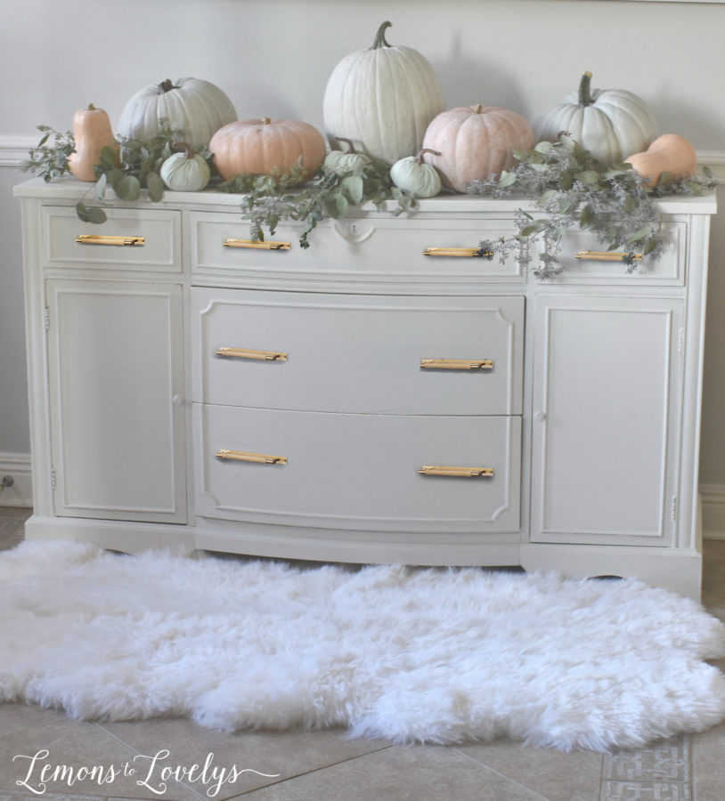 Fall decorating ideas. More on the blog. www.lemonstolovelys.com