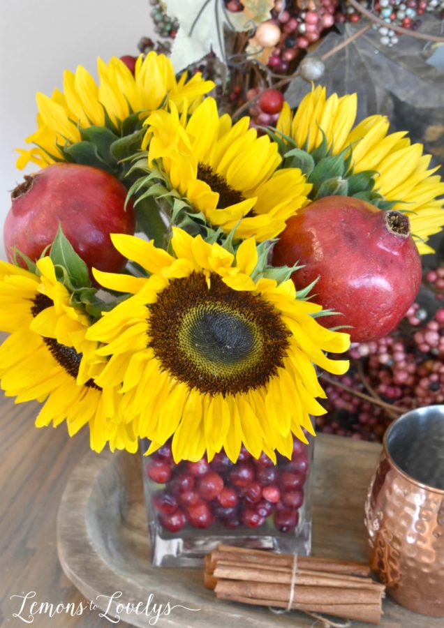 3 Decorating Tips for Thanksgiving. More on the blog www.lemonstolovelys.com