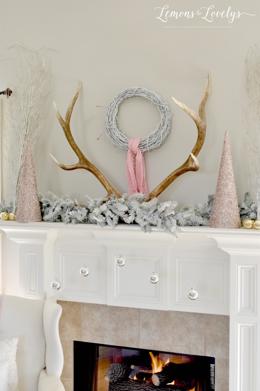 Christmas Mantel www.lemonstolovelys.com